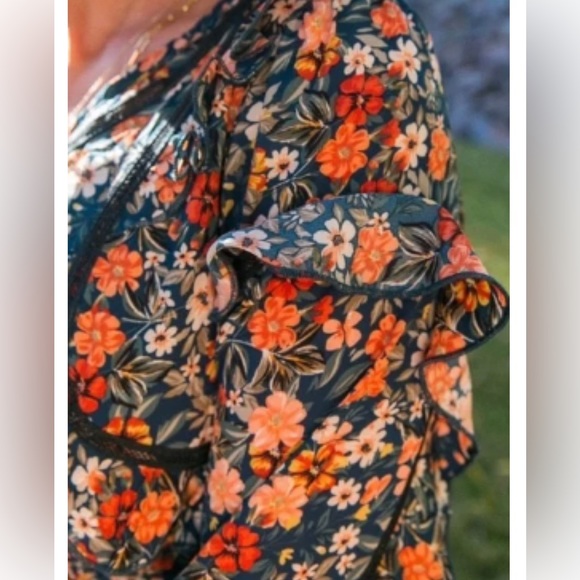 Ivy City Co Naomi Dress - Picture 2 of 11